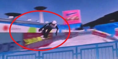 WM-Schock: Skispringer fliegt in die Bande