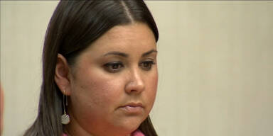 Sex-Lehrerin treibt es mit 13-J&auml;hrigen im Klassenzimmer