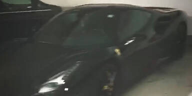 RAF Camora parkt mit Ferrari auf Damenparkplatz