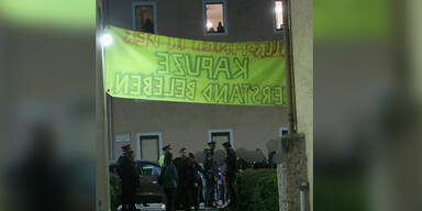 Haus in Innsbruck von etwa 30 Menschen besetzt