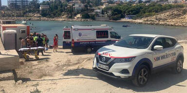 El Campello Jacht au&szlig;er Kontrolle