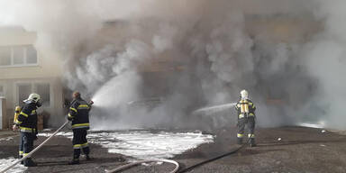 Warnung vor Gift-Wolke nach Gro&szlig;brand in K&auml;rntner Akku-Lager