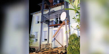 Balkon eingest&uuml;rzt: Neun Party-G&auml;ste verletzt