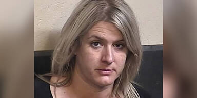 Lehrerin (39) zwang 14-j&auml;hrigen Sch&uuml;ler zum Sex