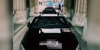 Auto-Freaks sorgen am Wiener Heldenplatz f&uuml;r &Auml;rger