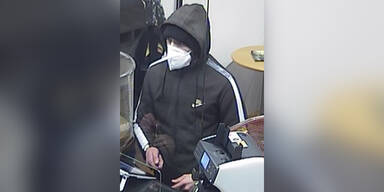 Nach Bank&uuml;berfall gefl&uuml;chtet: Polizei sucht diesen Mann