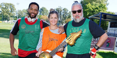 Star-Musiker kicken gegen Gewalt an Frauen