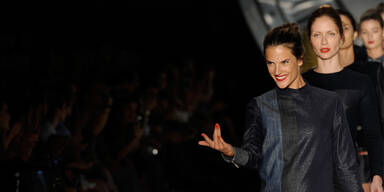 Alessandra Ambrosio geht unter die Mode-Designer