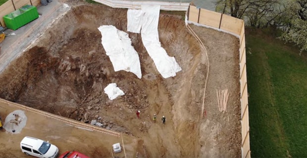 Sprengung in Urfahr: Steinbrocken flogen 150 Meter weit in Gärten