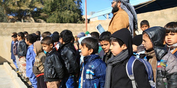 ISIS rekrutiert Kinder, wie die Nazis