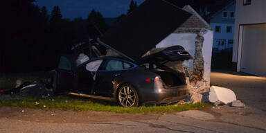 18-Jähriger rammt im Suff Kapelle: Völlig zerstört