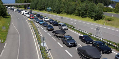 Nichts geht mehr! Stau-Chaos in Richtung S&uuml;den