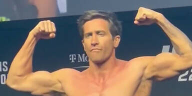 Schauspiel-Star &uuml;berrascht mit Auftritt bei UFC-Fight