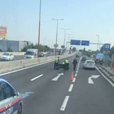 Schwerer Motorradunfall auf der A23