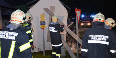 18-Jähriger rammt im Suff Kapelle: Völlig zerstört