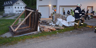 18-Jähriger rammt im Suff Kapelle: Völlig zerstört