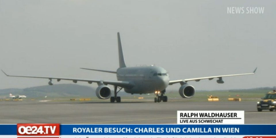 Charles & Camilla Landung