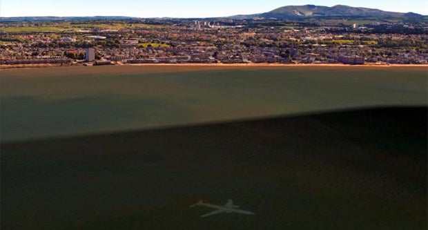 Mann findet Flieger im Meer vor Schottland