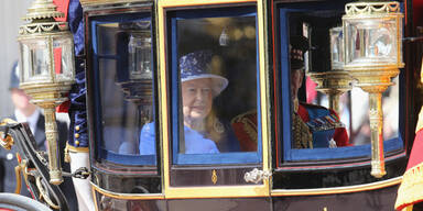 Queen feiert Geburtstag bei "Trooping the Colour"