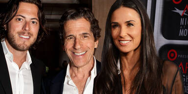 Peter & Harry Morton, Demi Moore