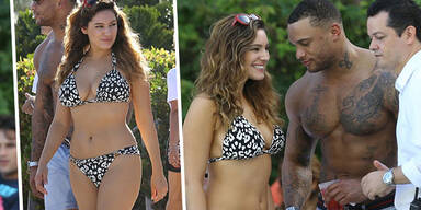 Kelly Brook: Am Strand mit Muskelmann