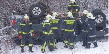 LIVE-Ticker: Unfall-Chaos durch Glätte und Schnee