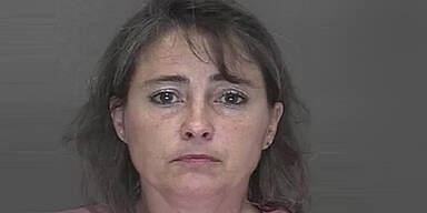 Kinder erwischen Mutter beim Sex mit Schüler