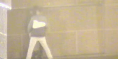 Touristen-Paar beim Sex am Denkmal erwischt