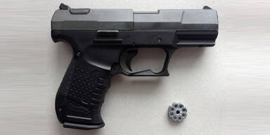 Zu laute Schneer&auml;umung: Betrunkener schie&szlig;t auf Radfahrer