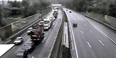 68-J&auml;hriger springt auf A2 aus fahrendem Pkw