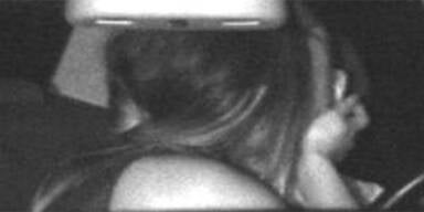 Geblitzt: P&auml;rchen knutscht bei 139 km/h