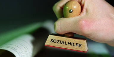 Wegen Sozialhilfe: Frau wird abgeschoben