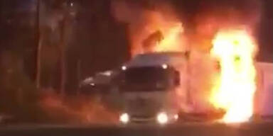 Mega-Stau nach Lkw-Brand auf der A21