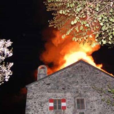 Großbrand auf Burg Klamm