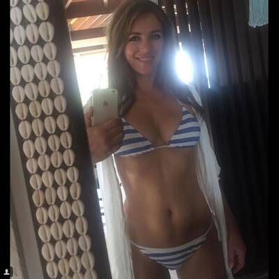 Liz Hurley im Bikini