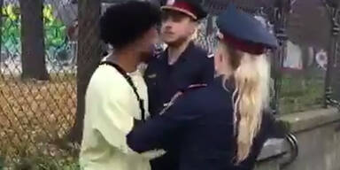 Wiener Rapper erhebt schwere Vorw&uuml;rfe gegen Polizei