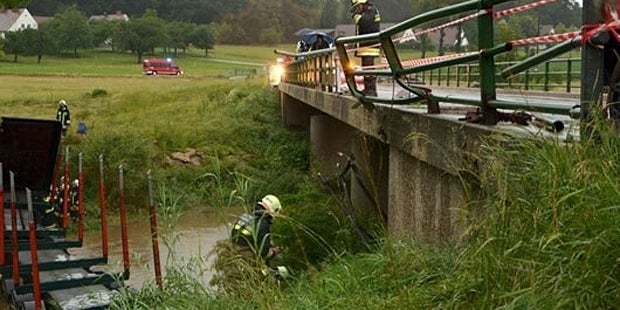 Unwetter Dobersberg Lkw in Thaya