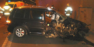Alkolenker crashte in Tunnelwand
