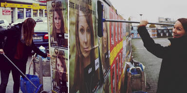 Christina St&uuml;rmer beim Plakatieren