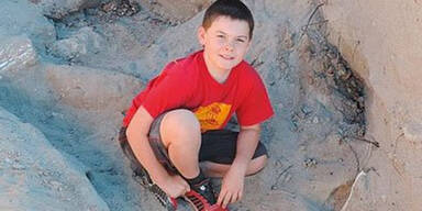 Bub (9) stolpert &ndash; und macht eine unglaubliche Entdeckung