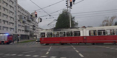 Nach Karambolage mit Straßenbahn: 4 Verletzte