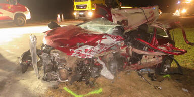 22-J&auml;hriger stirbt bei Frontalcrash in O&Ouml;