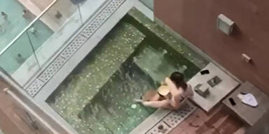 Paar hat Sex im Hotel-Pool &ndash; jetzt droht ihnen Haft
