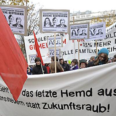 Tausende Studenten bei Demos