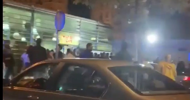 Mega-Party: Hunderte feiern am Donaukanal