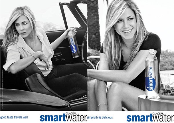 Jennifer Aniston macht Wasserwerbung sexy