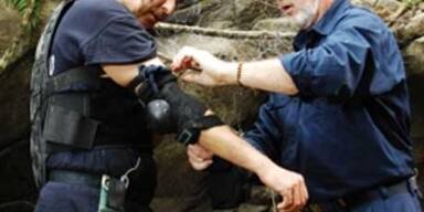 Mausi & Giulia im Knast