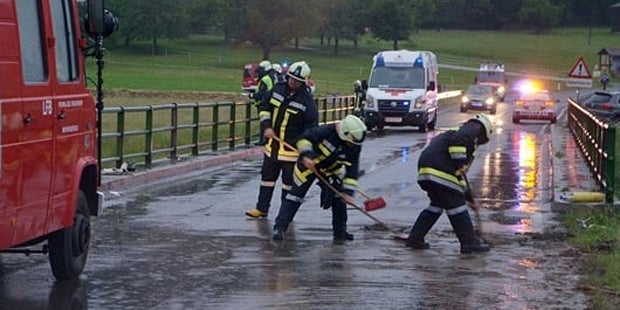 Unwetter Dobersberg Lkw in Thaya