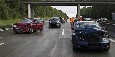 Massen-Crash auf A1-Westautobahn