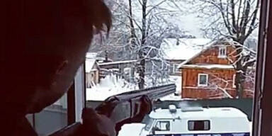 Teenager filmen Schie&szlig;erei mit Cops